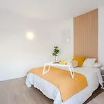 House ,1 Min To Beach, Brand New