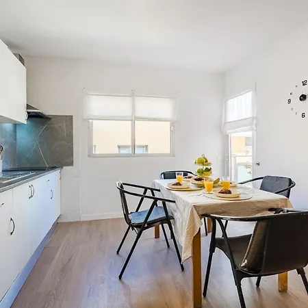 House ,1 Min To Beach, Brand New Apartment